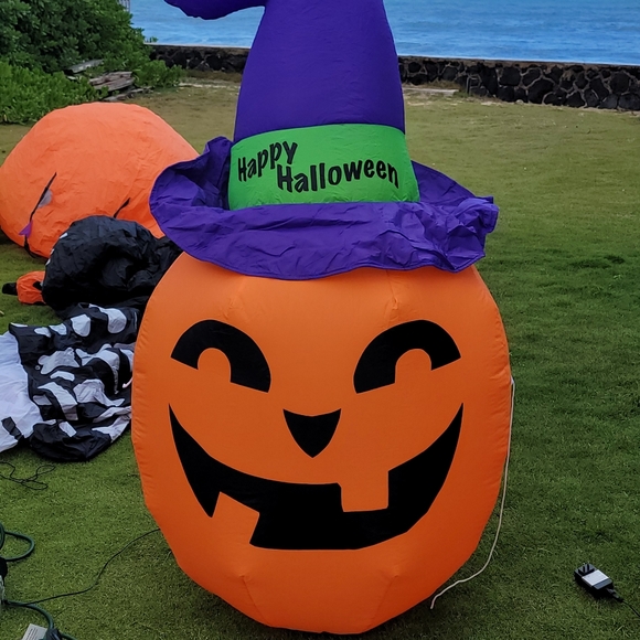 - SOLD SOLD SOLD - All Halloween Inflatables (4) Bundle - Picture 3 of 3